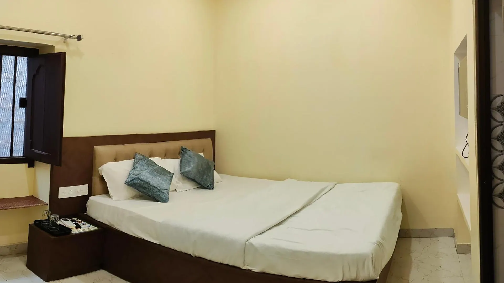 Ganga Sparsh Hotel Varanasi