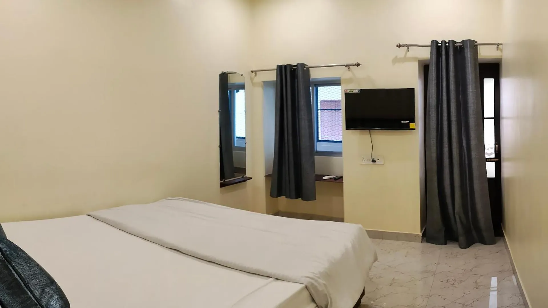 Ganga Sparsh Hotel Varanasi 4*,  India