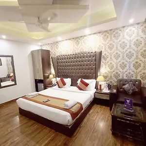 Waterfall Paschim Vihar Hotel